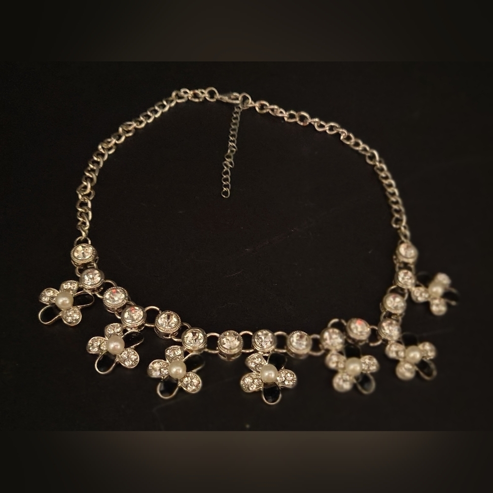 Daisy Silver Tone Floral Rhinestone Enamel Pearl Necklace Choker Jewelry